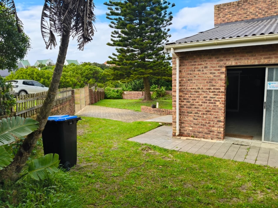 4 Bedroom Property for Sale in Oyster Bay Eastern Cape